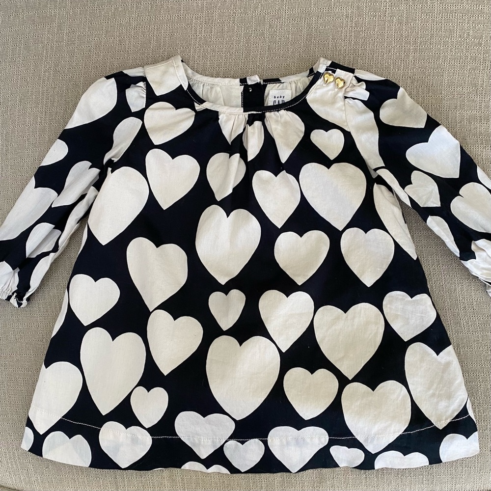 BabyGap Infant Heart Patterned Valentines Day Long Sleeve dress size 6-12 months